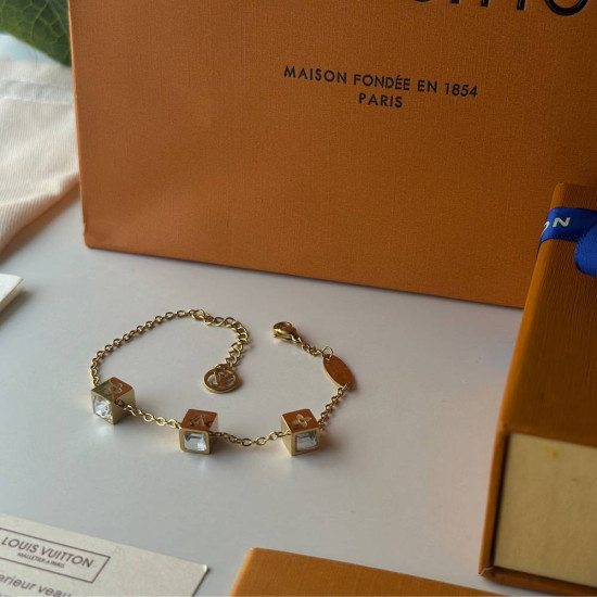 إسواره لويس هاي كواليتي 1