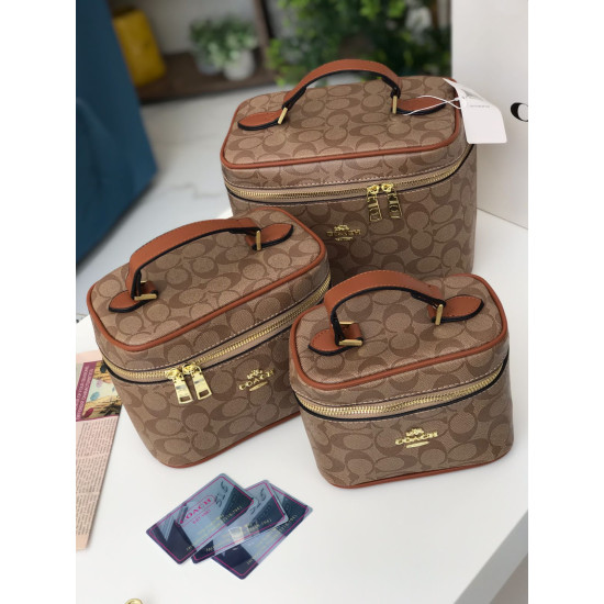 شنطة مكياج كوتش هاي كواليتي 1