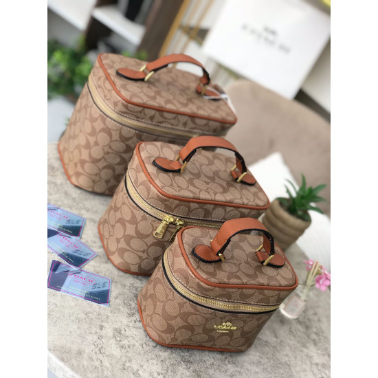 شنطة مكياج كوتش هاي كواليتي 1