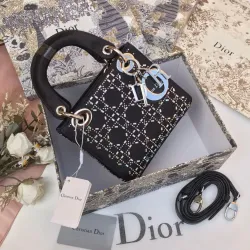 شنطة يد ديور هاي كواليتي 1