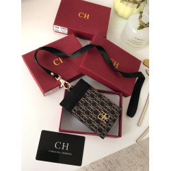 كارولينا هيريرا كارد هولدر 1